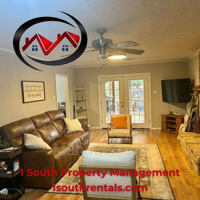 6008 Glencrest Ct - Photo 3 of 17