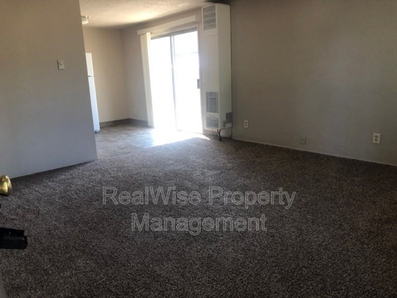 437 S Columbus Ave - Photo 2 of 15