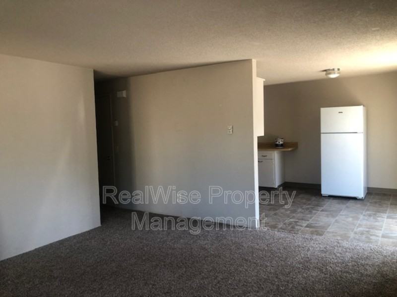 437 S Columbus Ave - Photo 3 of 15