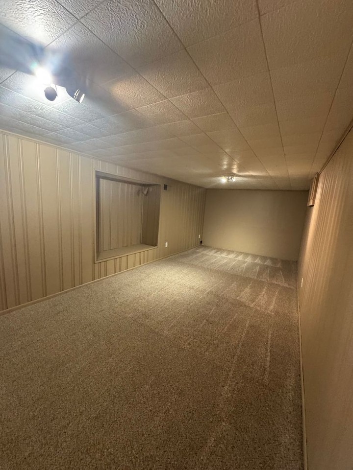 107 W Cypress St - Photo 2 of 13