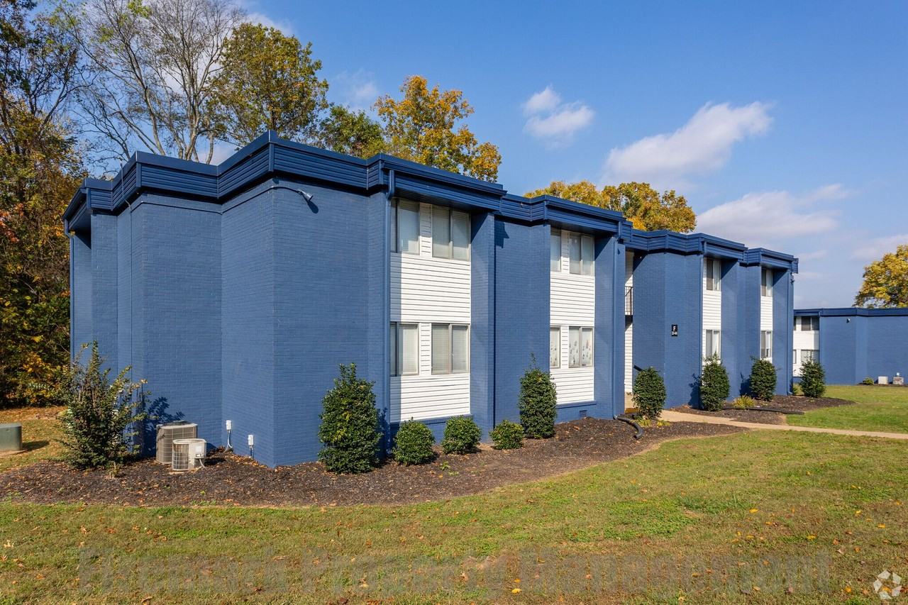 Newly Renovated Oak View Apartments - Photo 3 of 41