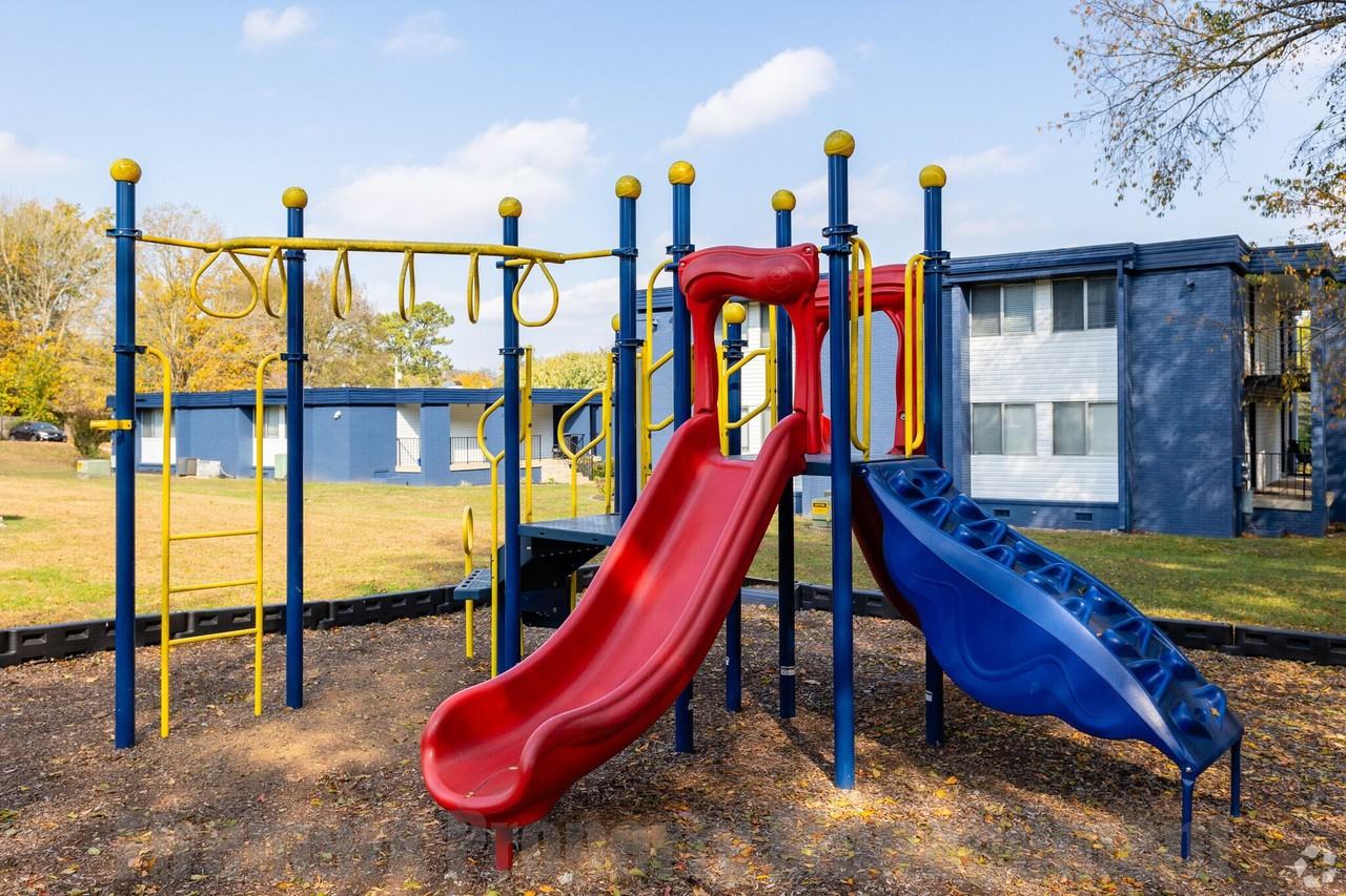 Newly Renovated Oak View Apartments - Photo 6 of 41