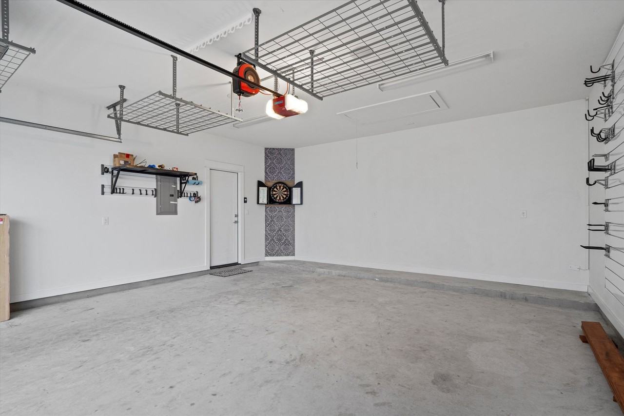 5415 Woodview Ave - Photo 3 of 40