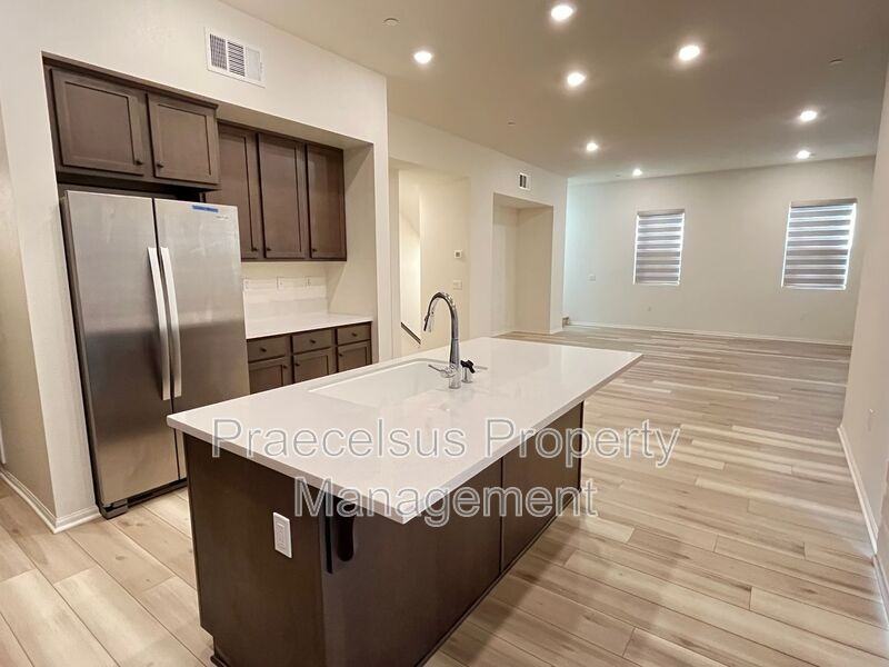 1475 Suwerte Ave #8 - Photo 5 of 21