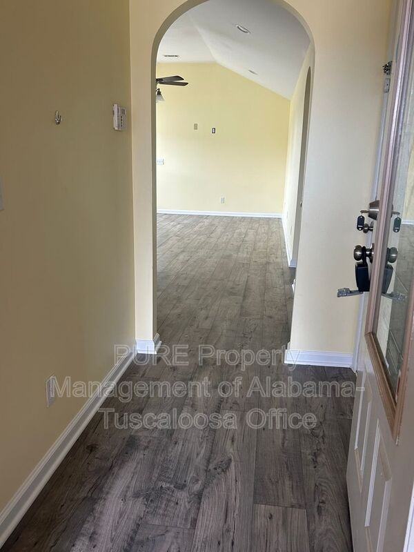 201 Wexford Way - Photo 2 of 30