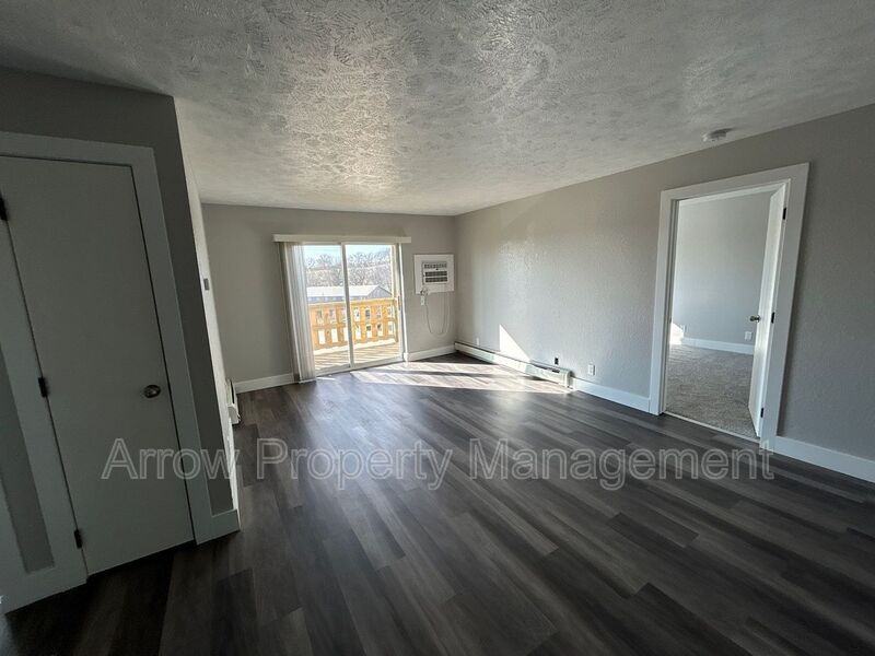 940 S 27th St #14 - Photo 4 of 12