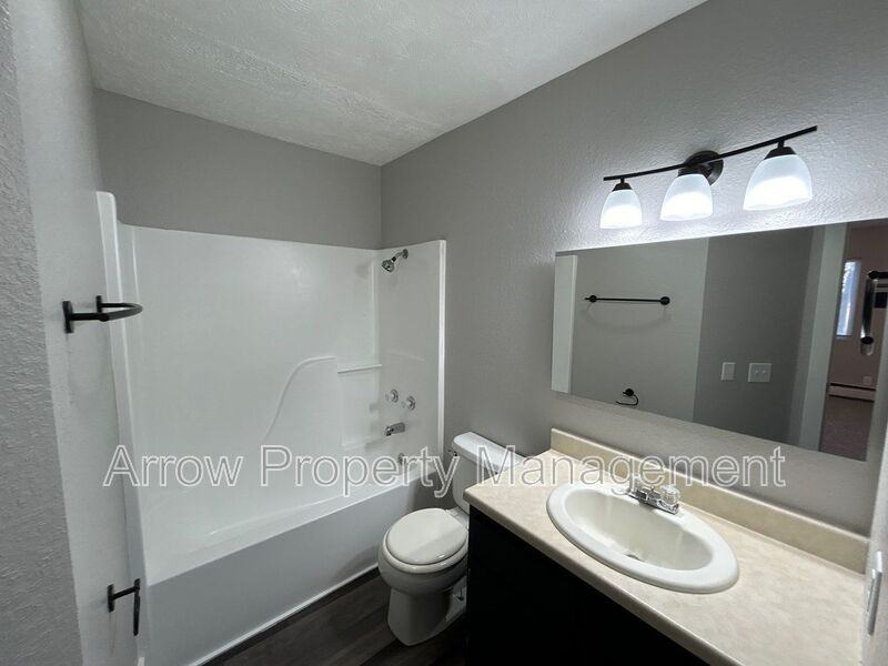 940 S 27th St #11 - Photo 7 of 12