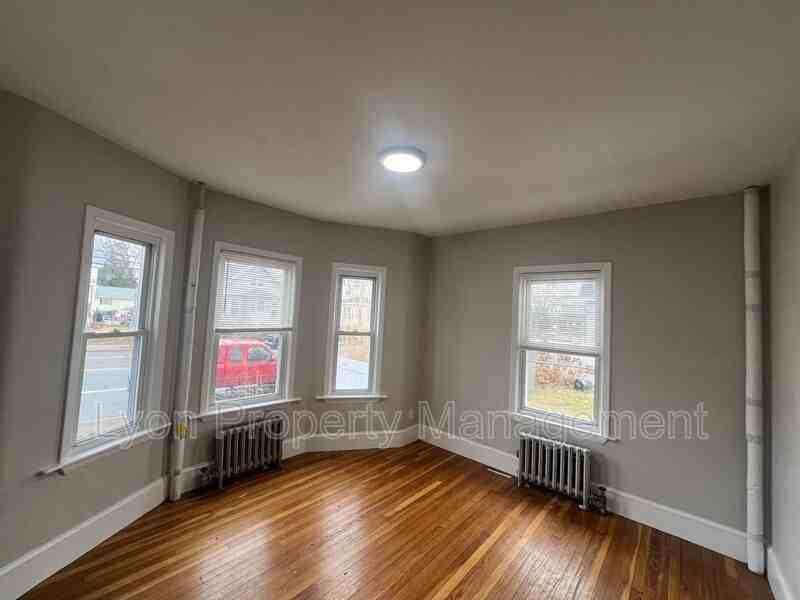 317 Bullocks Point Ave #1 - Photo 3 of 9