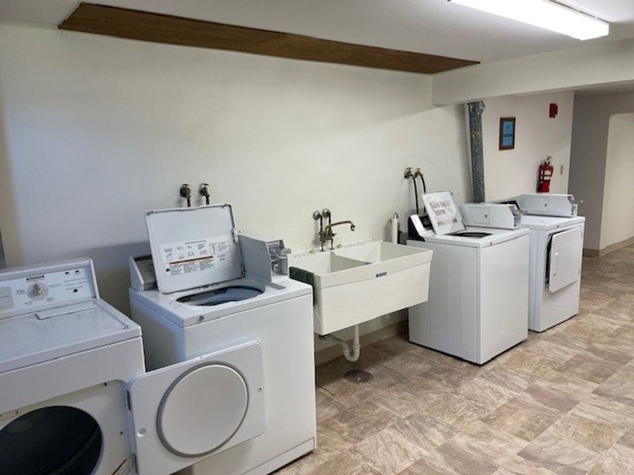 August Management presents the Imperial House - Photo 3 of 25