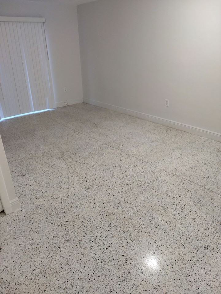 1870 SW 3rd St - Photo 4 of 15