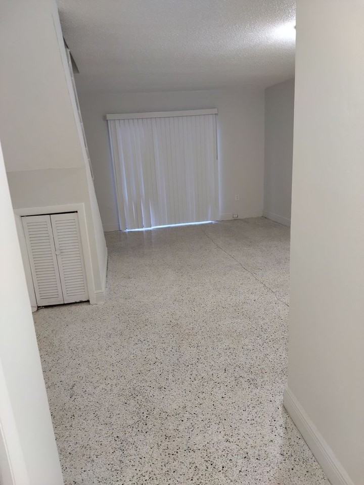 1870 SW 3rd St - Photo 3 of 15