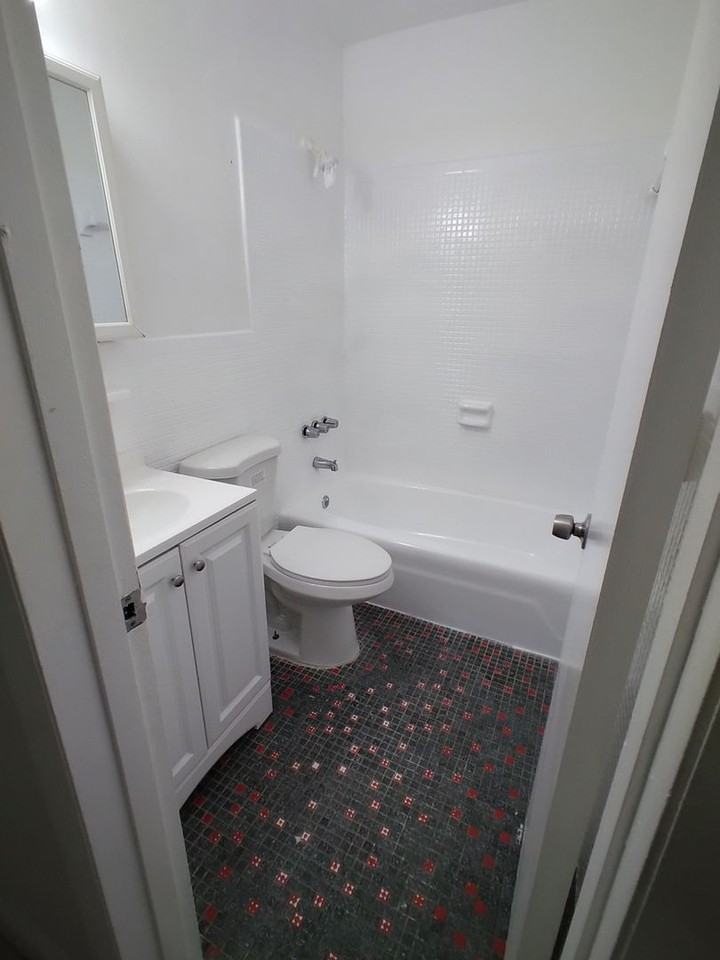 1870 SW 3rd St - Photo 7 of 15