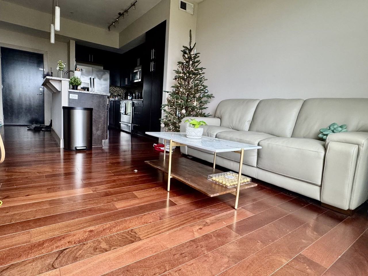 1320 Robert Browning St - Photo 2 of 25