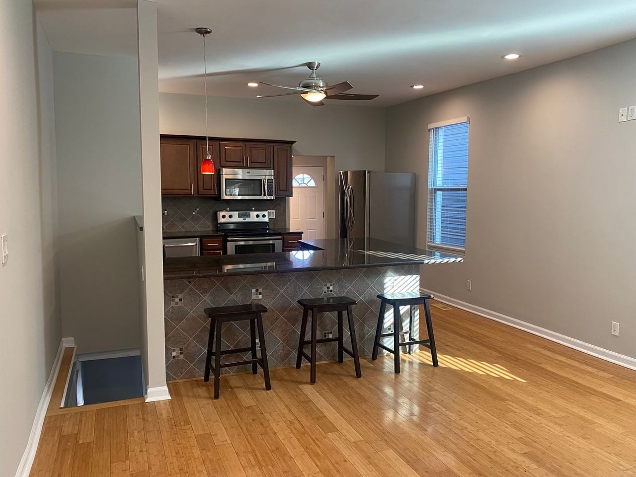 5029 Daggett Ave - Photo 3 of 22