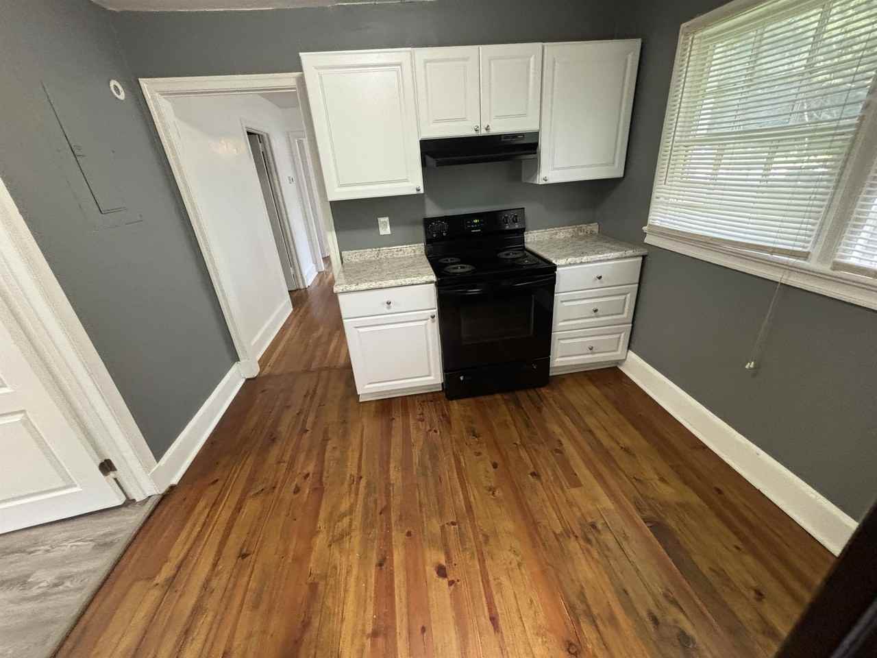 802 N Park St Unit B, Carrollton, GA 30117 - Photo 3 of 11