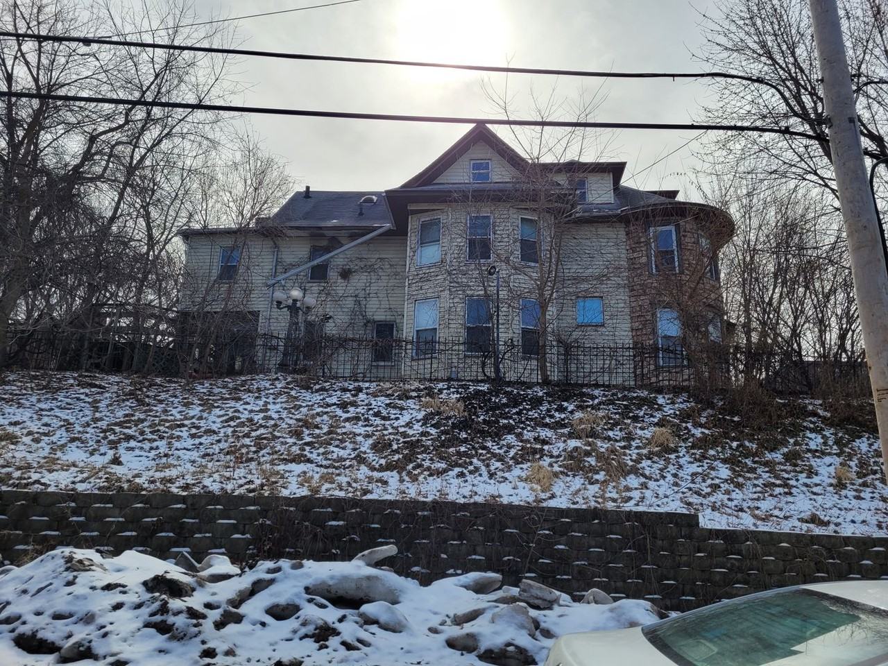 906 16th St - Photo 3 of 21