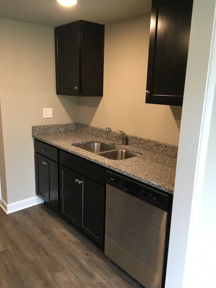 1413 Ne Mary Ct - Photo 6 of 23