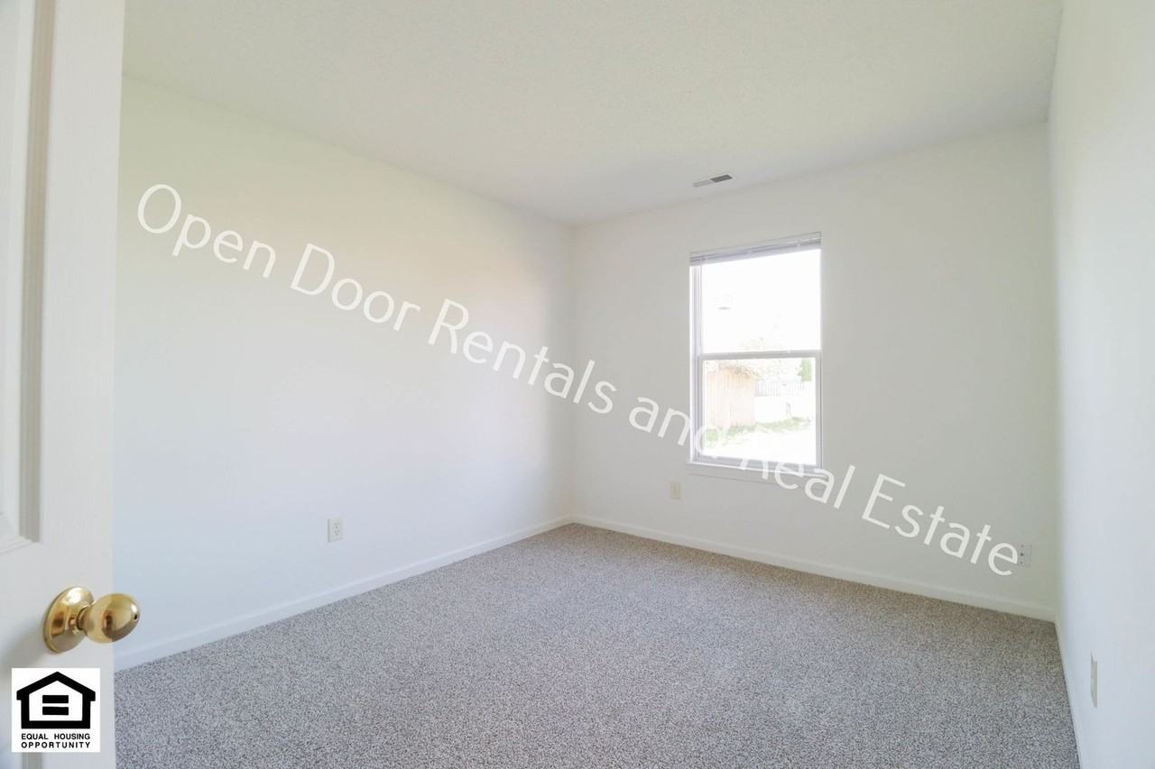 3014 Limerick Pl - Photo 6 of 13