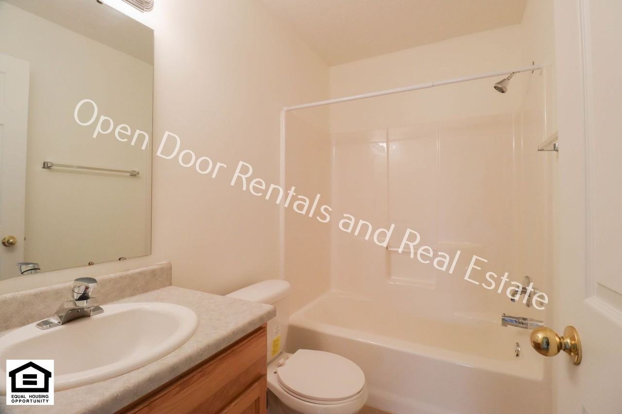 3014 Limerick Pl - Photo 7 of 13