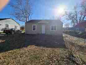 911 Se 33rd St - Photo 1 of 1