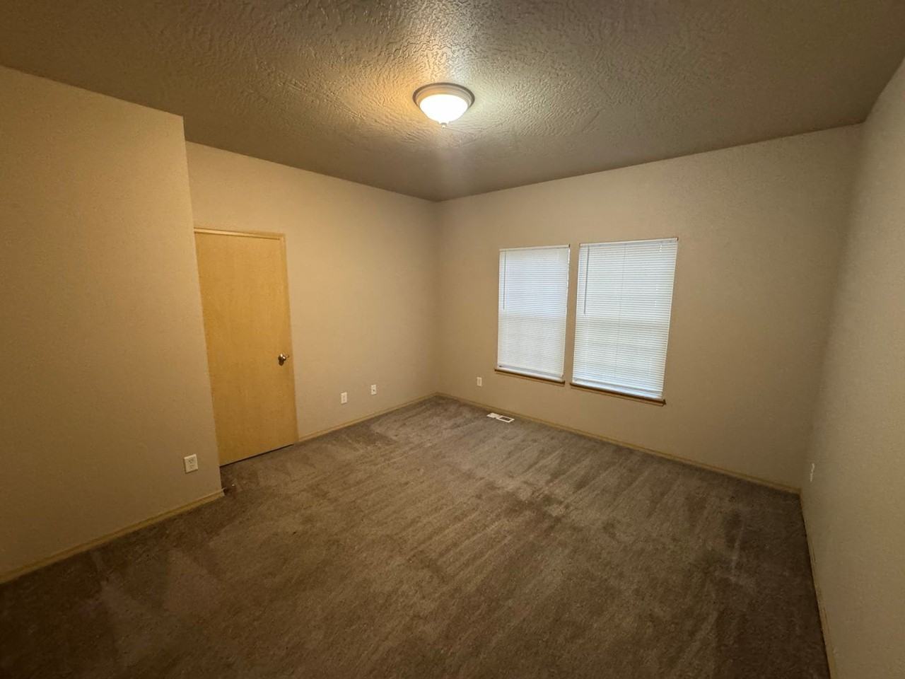 3812 Ryunkin St Se - Photo 3 of 19