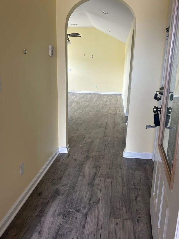 201 Wexford Way - Photo 3 of 17