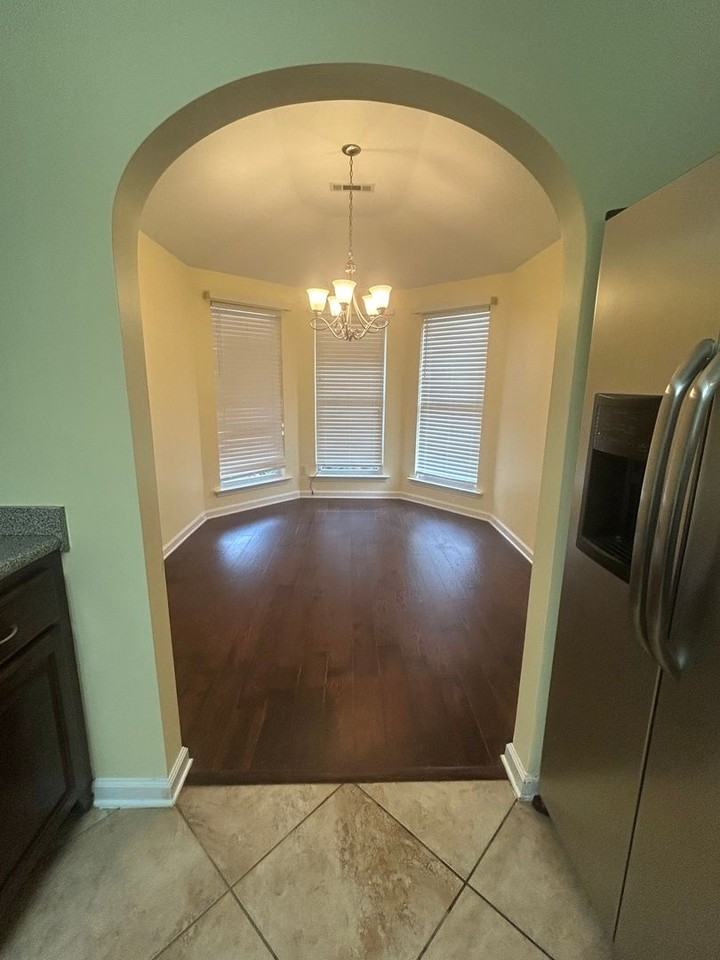 201 Wexford Way - Photo 6 of 17