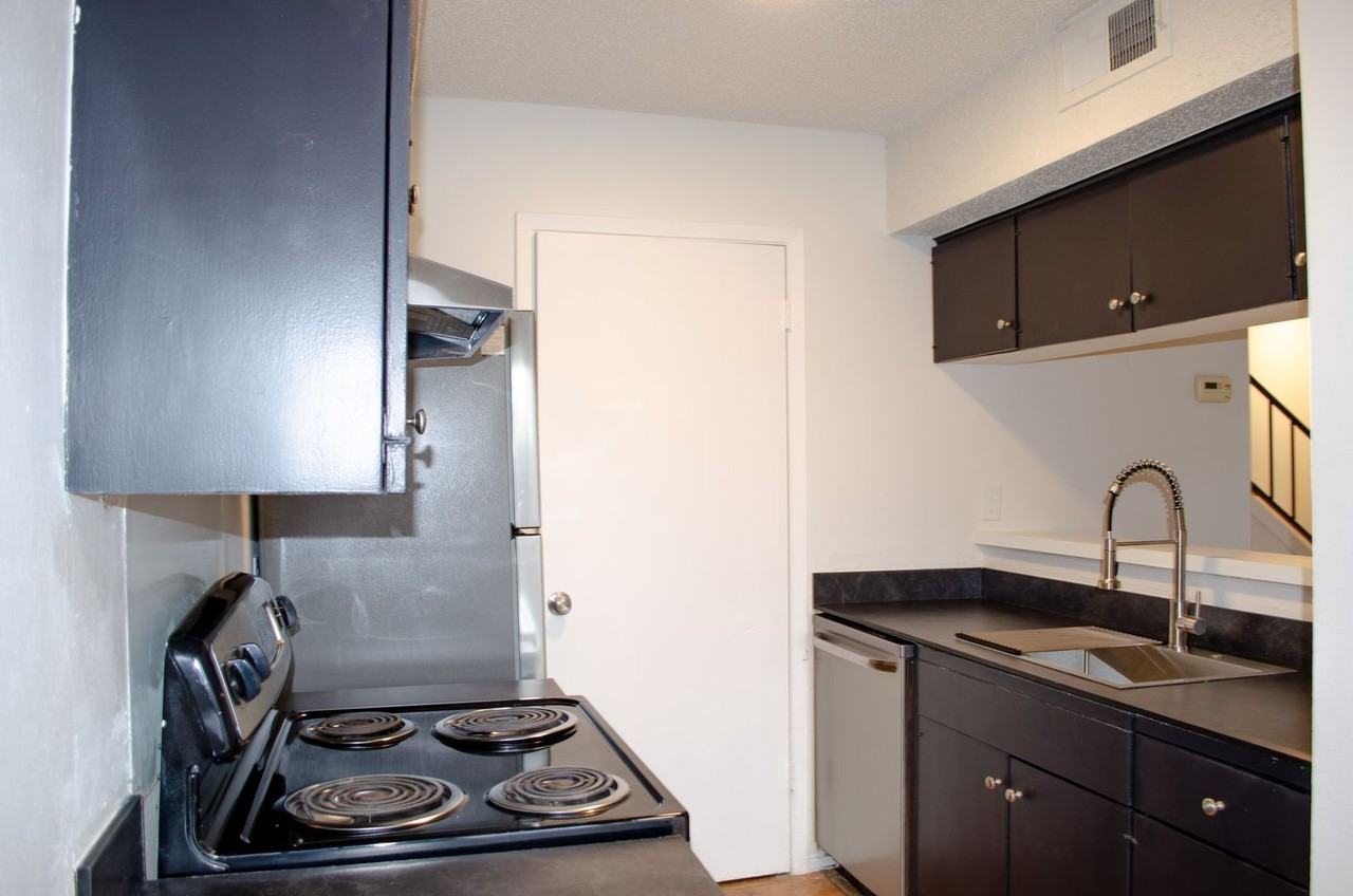 1705 Coronado Hills Dr #D - Photo 4 of 14