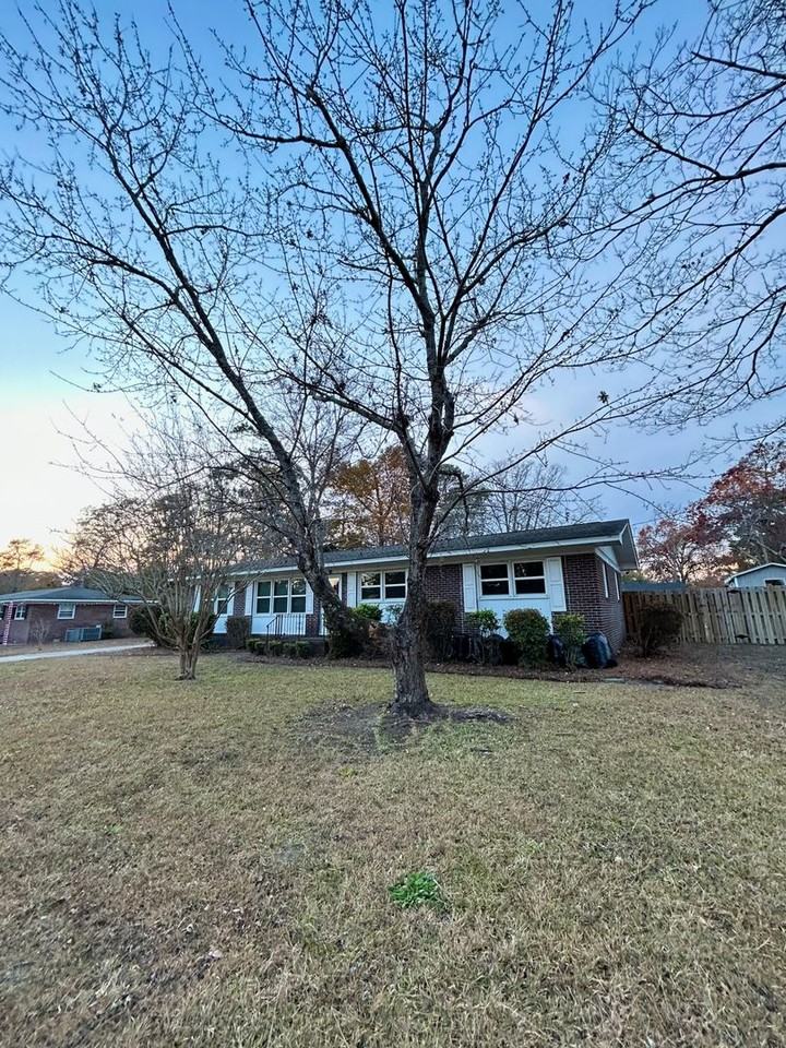 408 Lynette Dr - Photo 2 of 37