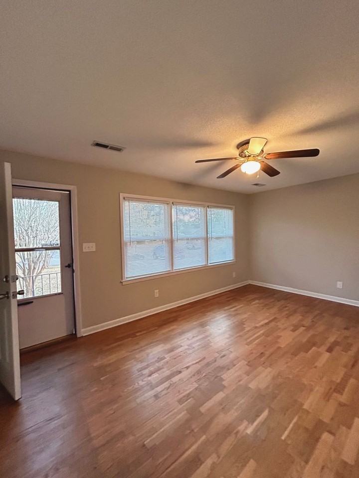 408 Lynette Dr - Photo 7 of 37