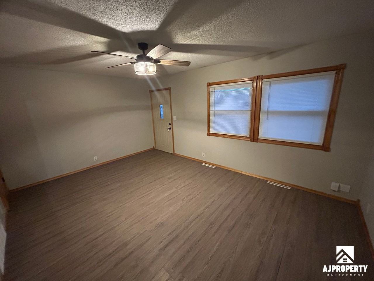 2409 E 6th St - Photo 7 of 20