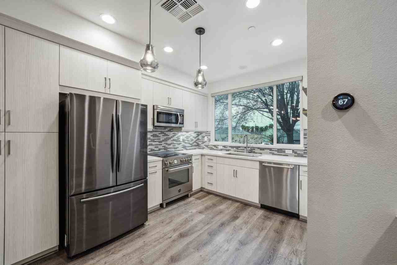 2358 Filbert St - Photo 2 of 28