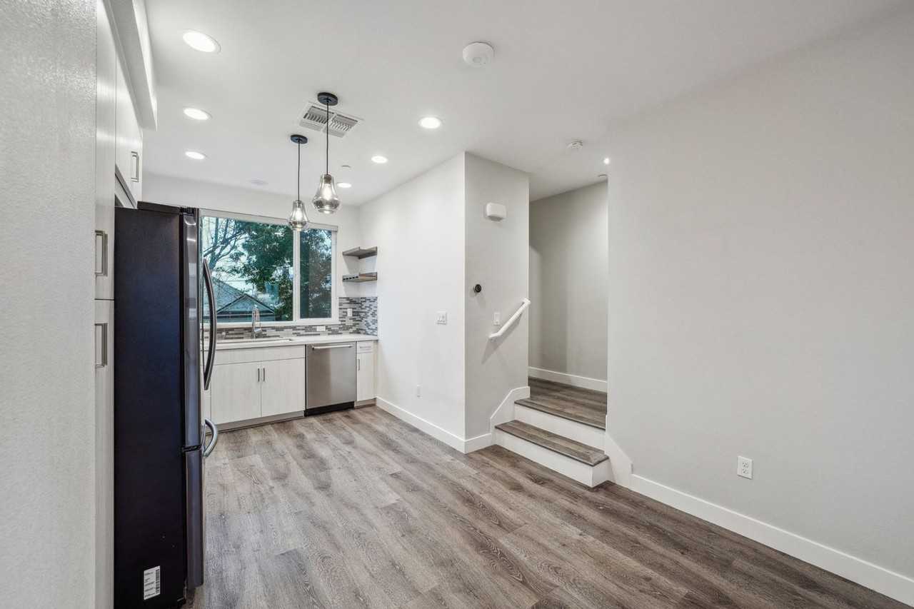 2358 Filbert St - Photo 3 of 28