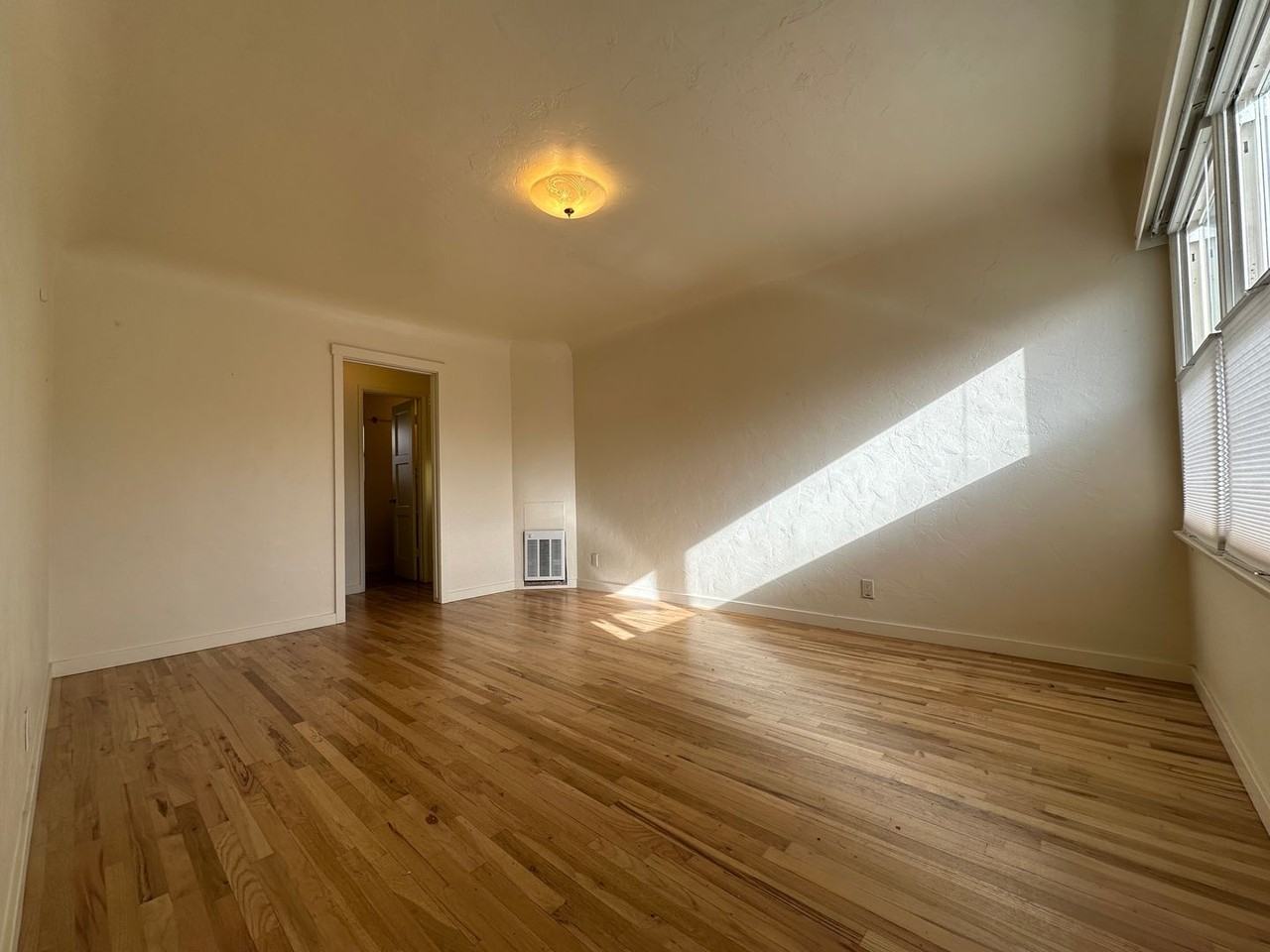 437 Willow St - Photo 2 of 12