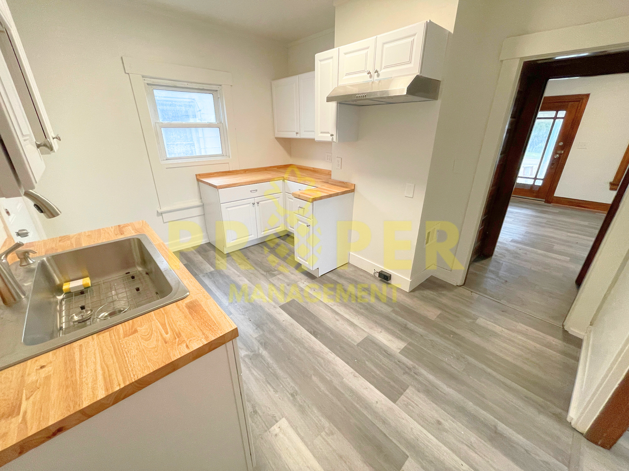 128 S Gettysburg Ave - Photo 2 of 10