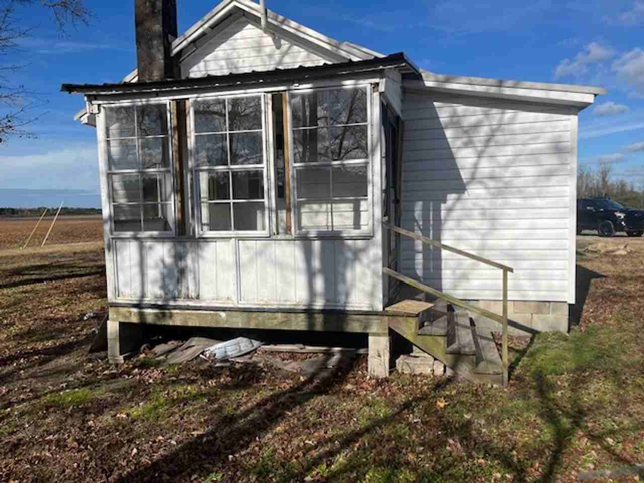 114 Liberty Ln - Photo 4 of 18