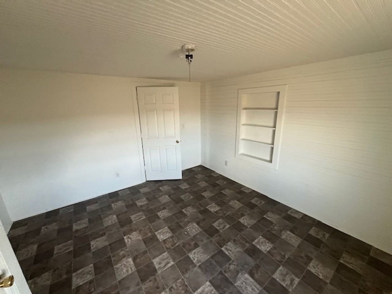 114 Liberty Ln - Photo 5 of 18