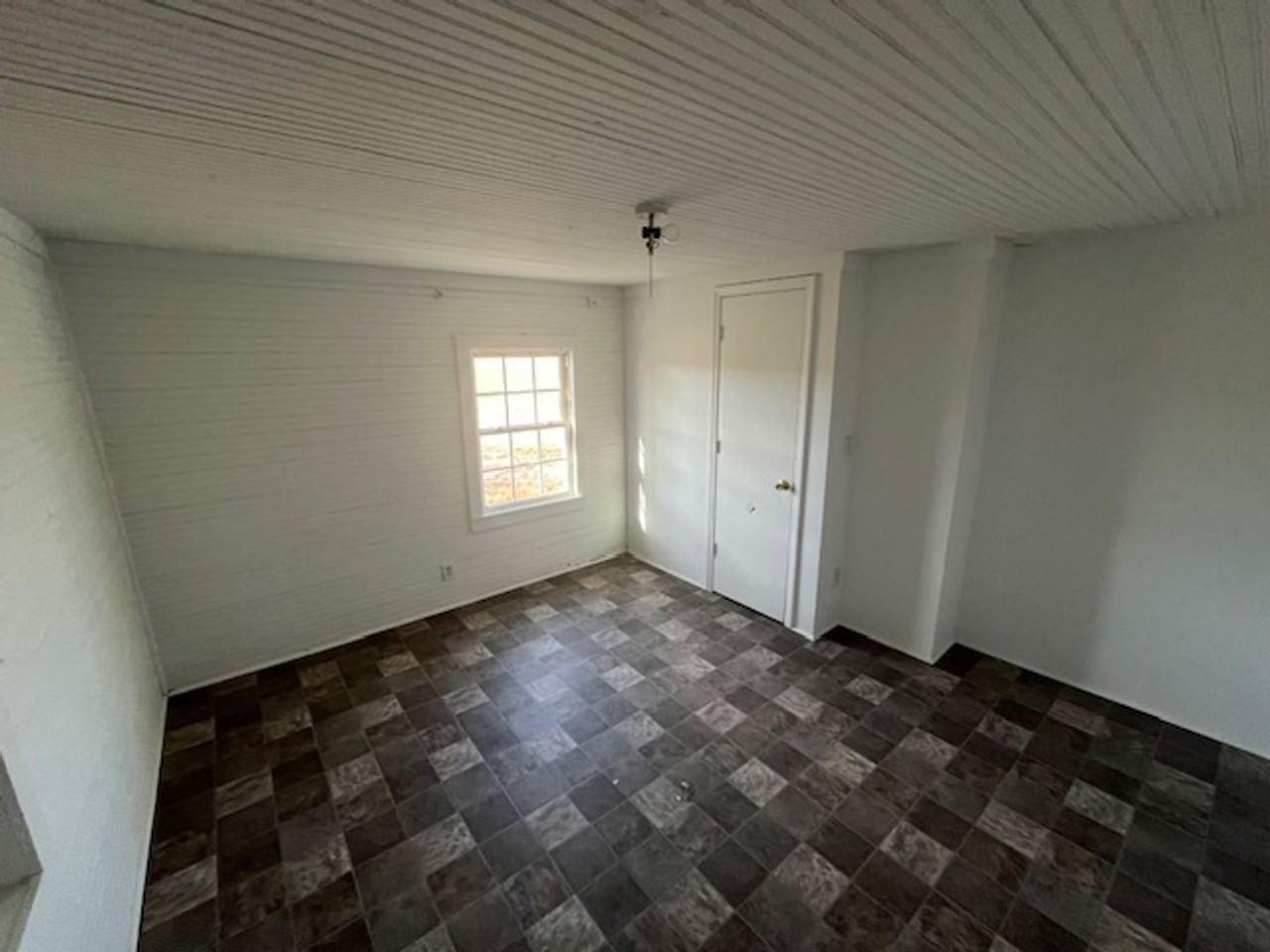 114 Liberty Ln - Photo 6 of 18