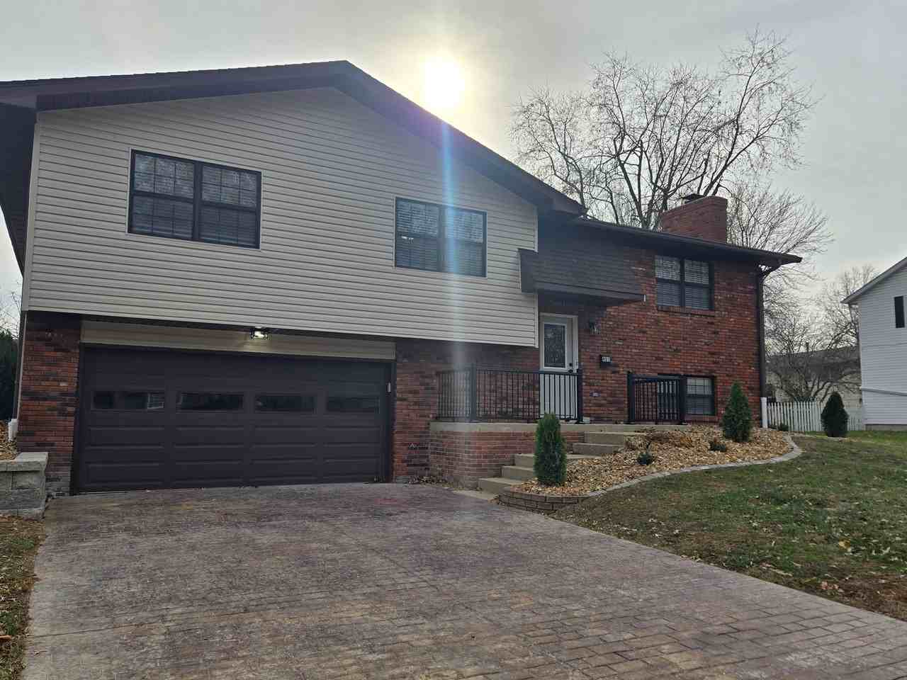 803 Monterey Dr - Photo 2 of 28
