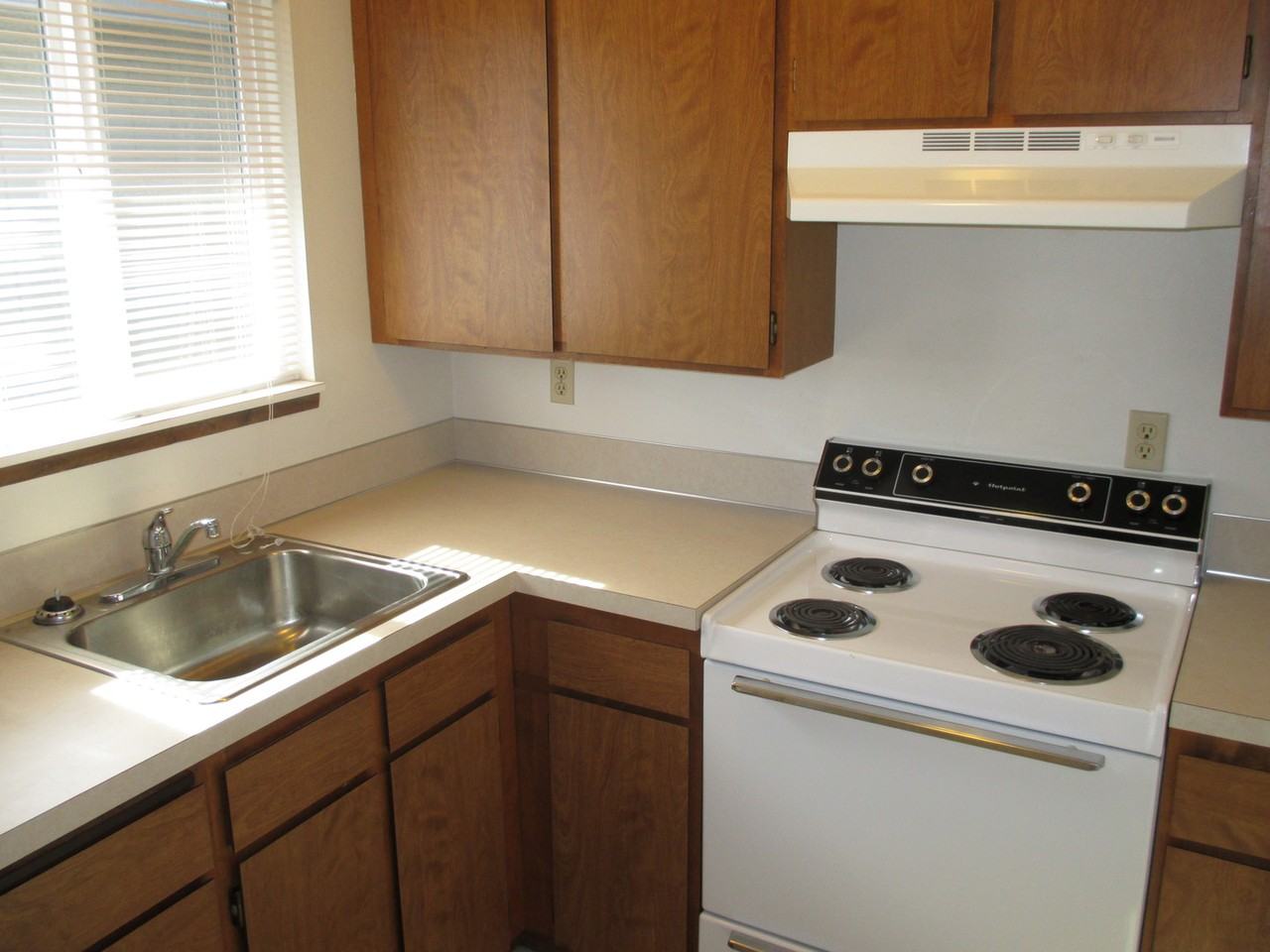 127 Hrubetz Rd Se Apt C - Photo 6 of 9