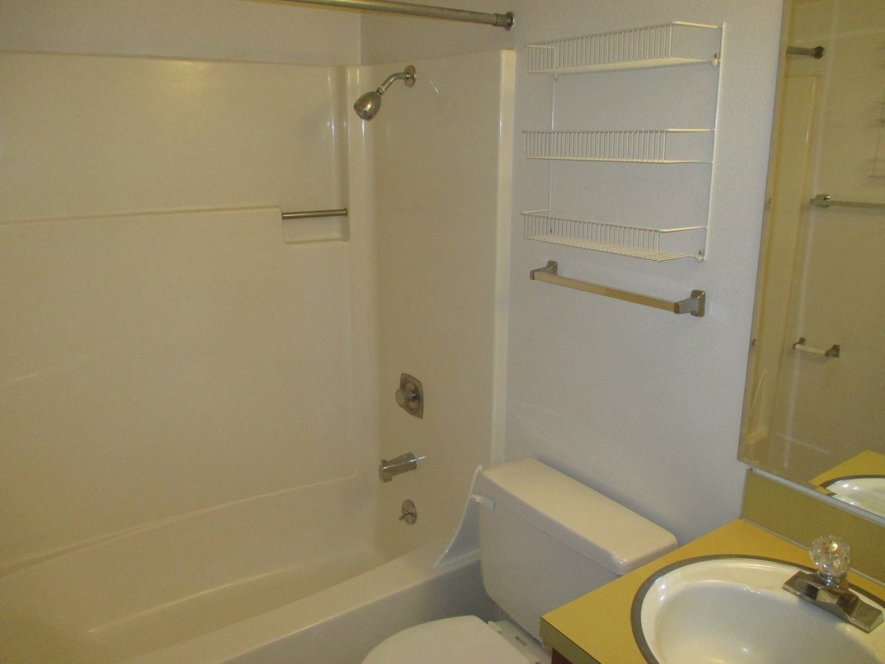 127 Hrubetz Rd Se Apt C - Photo 7 of 9