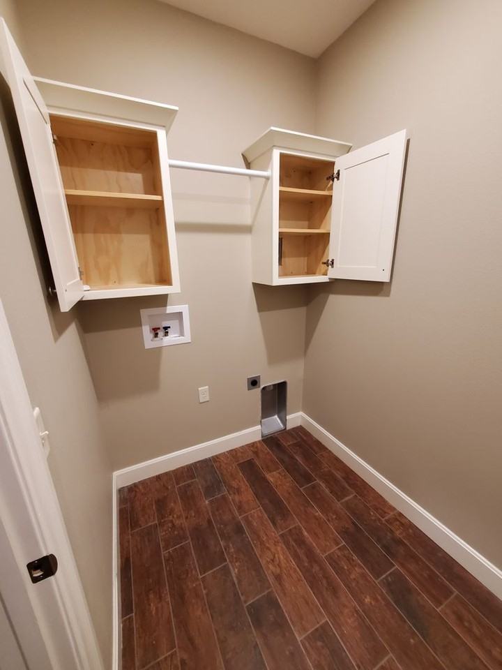 1242 Dara Dr - Photo 2 of 7