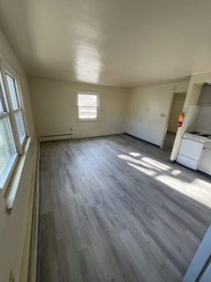 2171 E College Ave - Photo 2 of 12