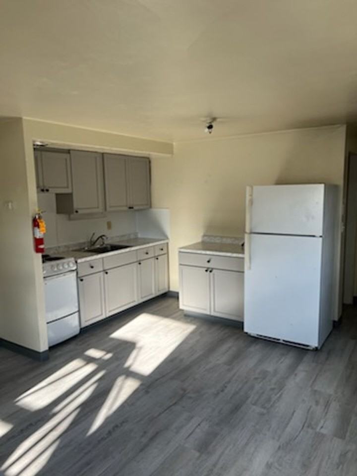 2171 E College Ave - Photo 4 of 12