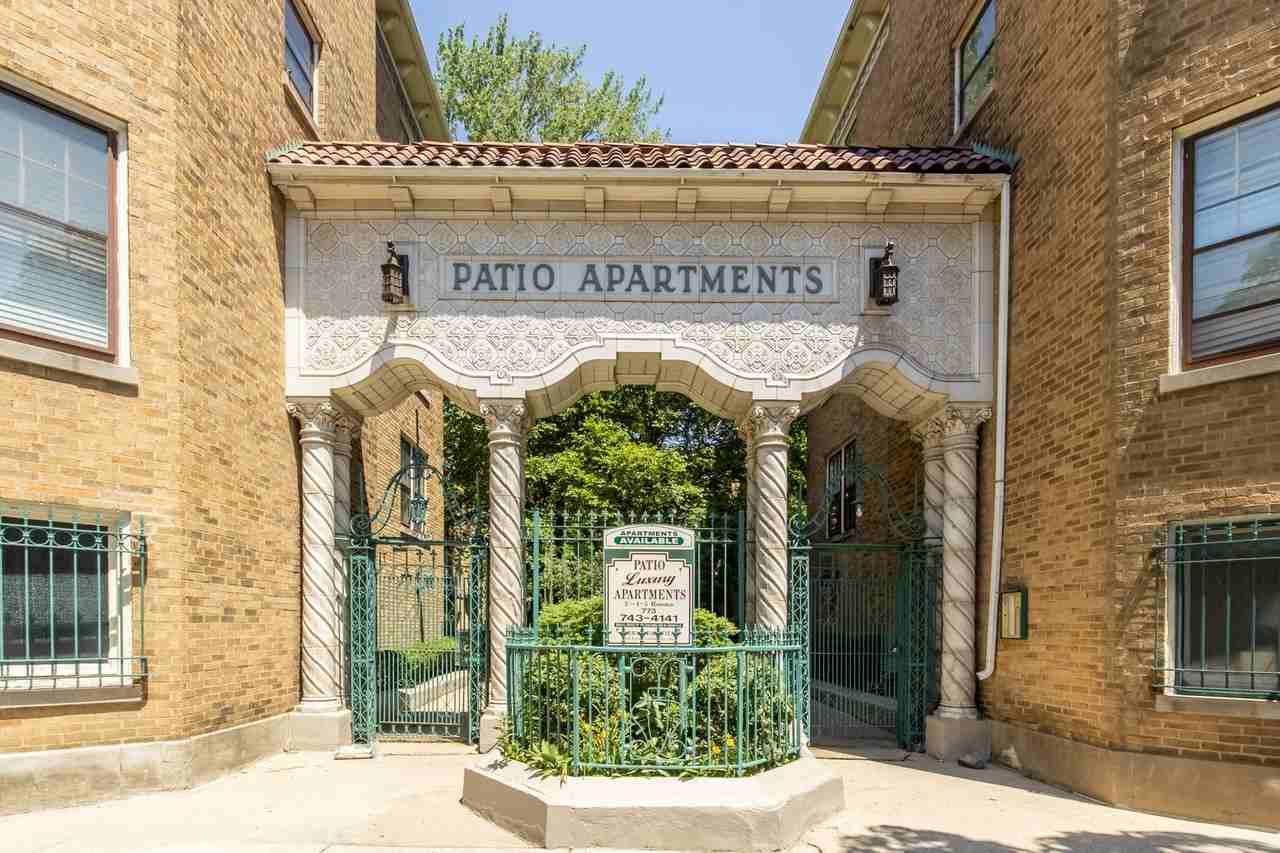 6226 N Clark St #2F