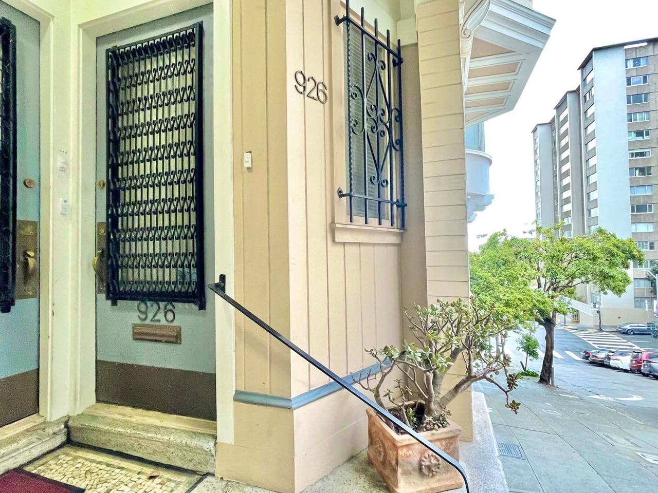 926 Taylor St Apt A - Photo 3 of 16