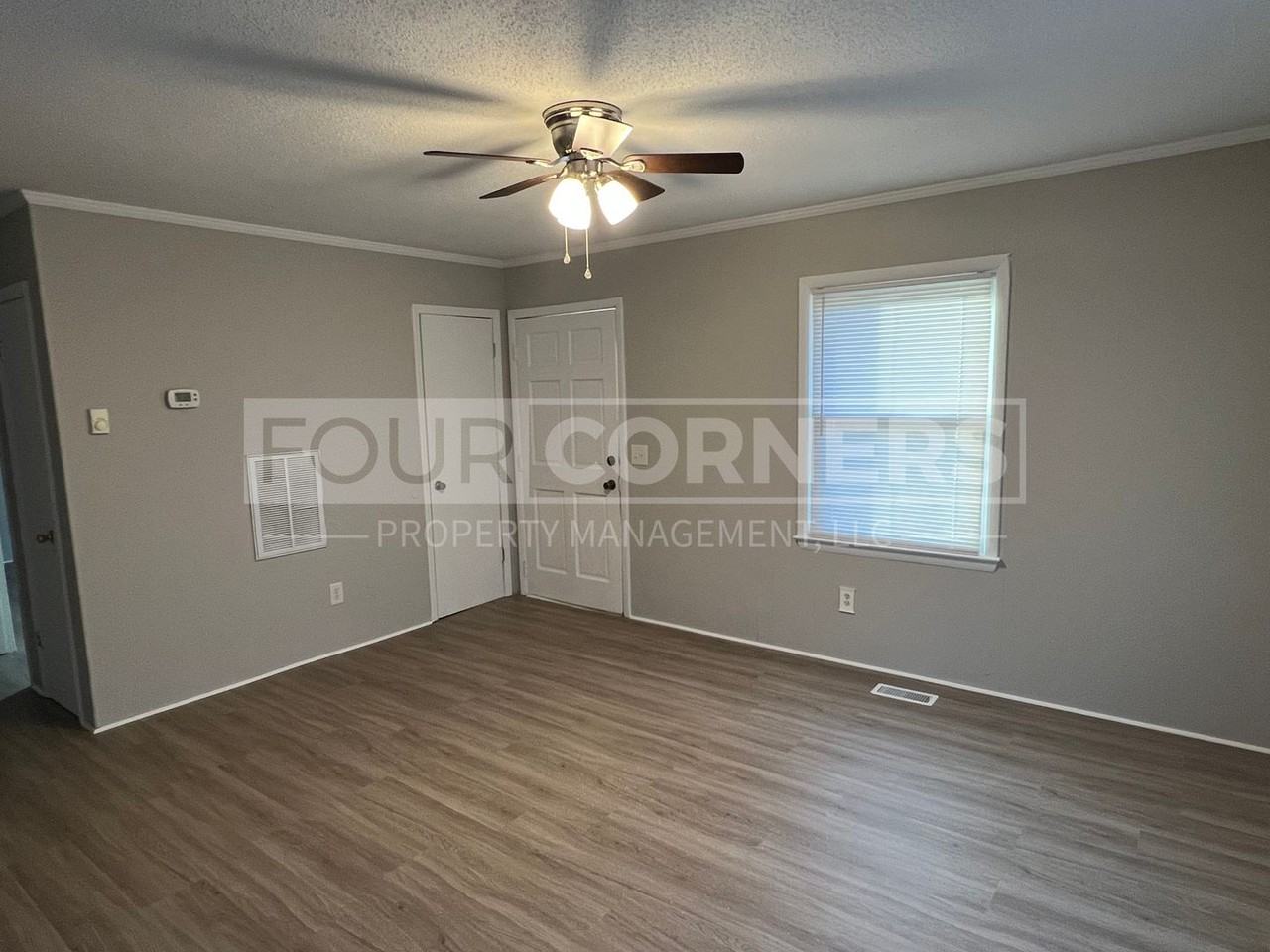 515 E Brown St - Photo 2 of 5