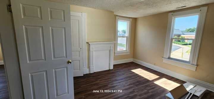 136.5 E Allen St - Photo 3 of 7