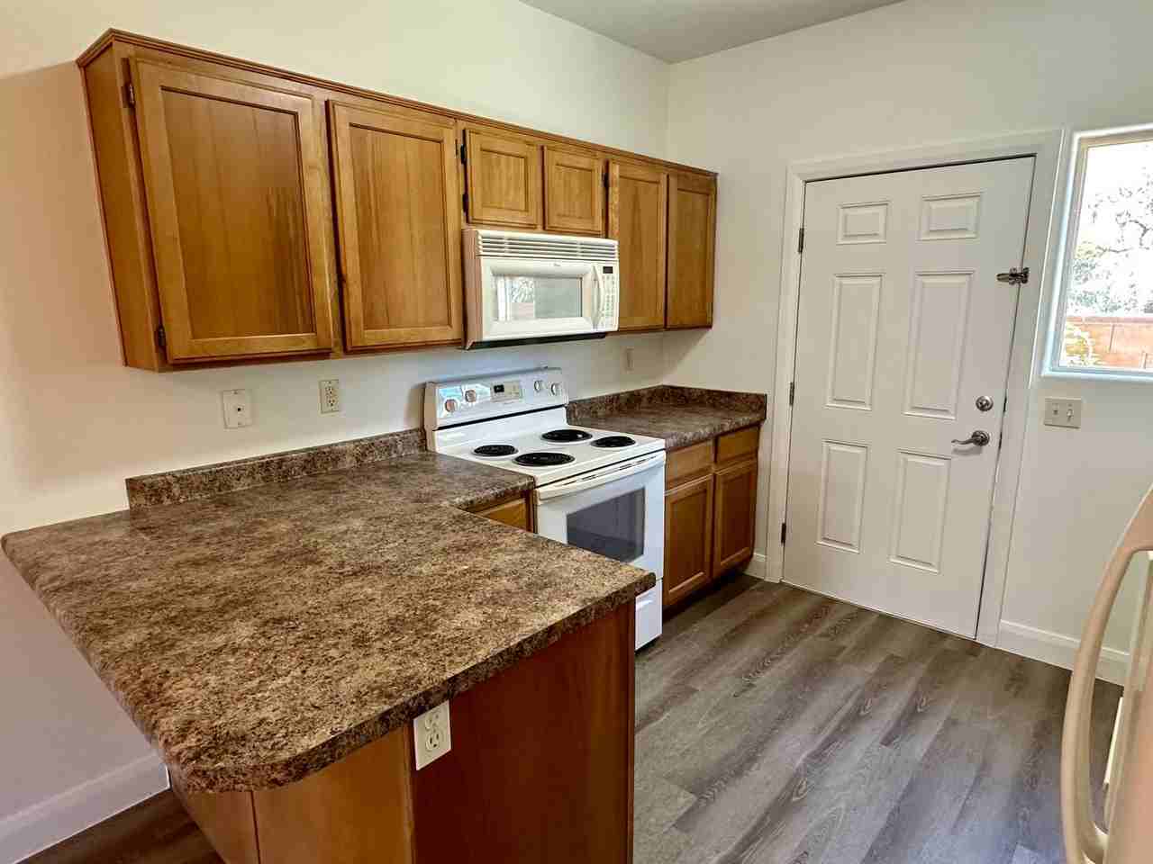 700 N Main St #F2 - Photo 5 of 18