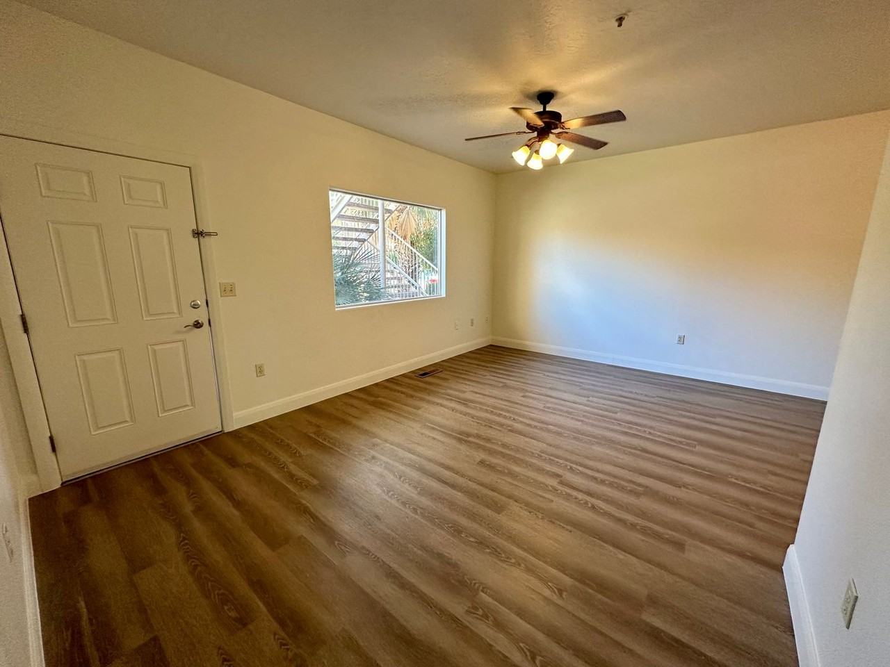 700 N Main St #F2 - Photo 6 of 18